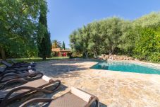 3 DBR, 3 BR, AC, fireplace, free wifi, fenced pool, huge garden with great barbecue zone and lots of space for playing